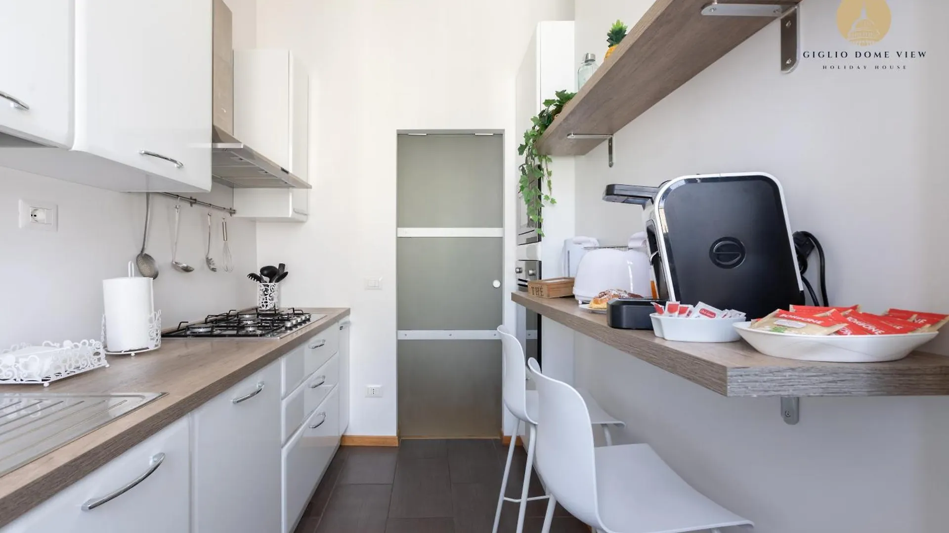 Apartment Giglio Dome View - St Peter View, 300Mt To Metro A, Vatican City, A-C Rome Italy