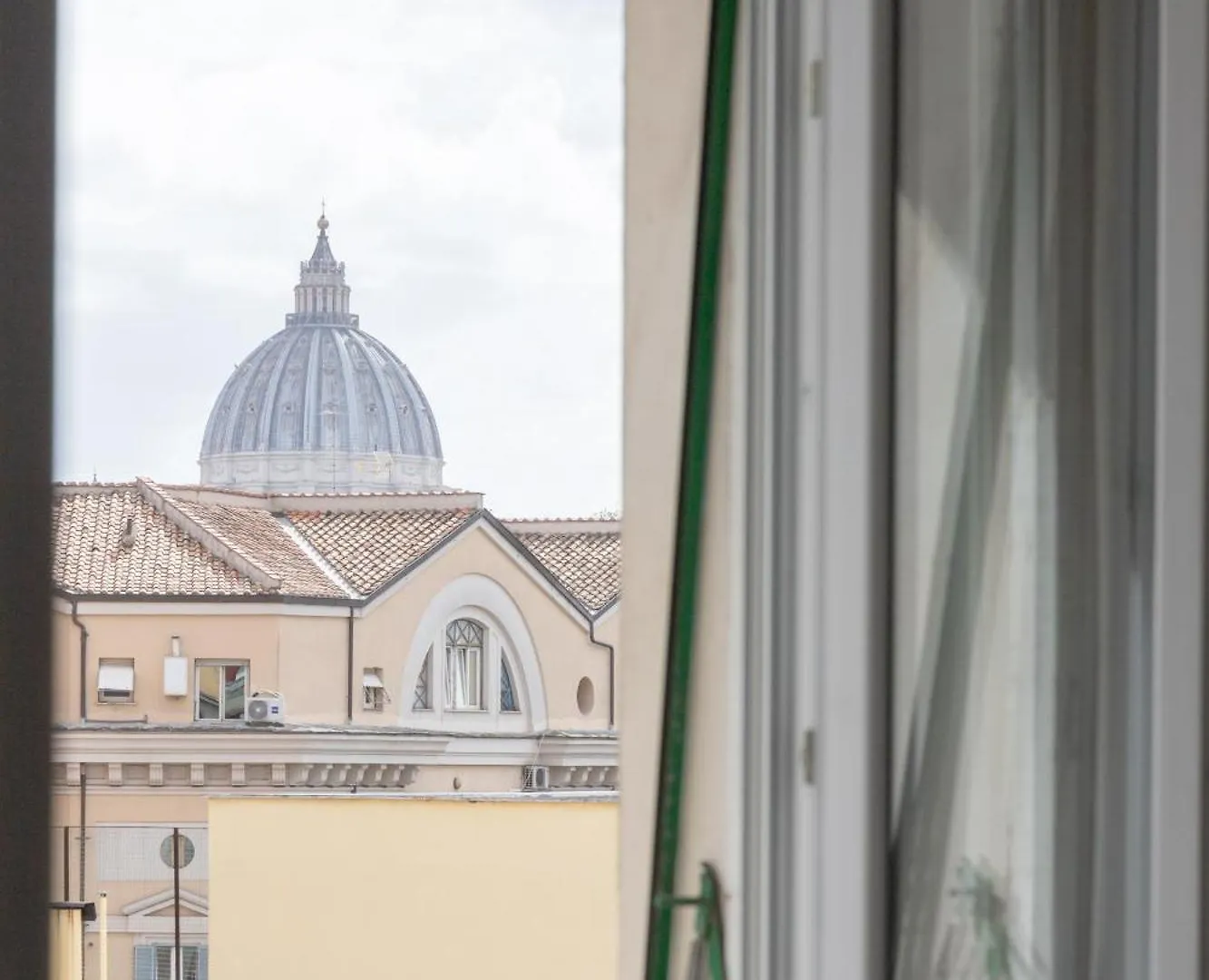 Apartment Giglio Dome View - St Peter View, 300Mt To Metro A, Vatican City, A-C Rome